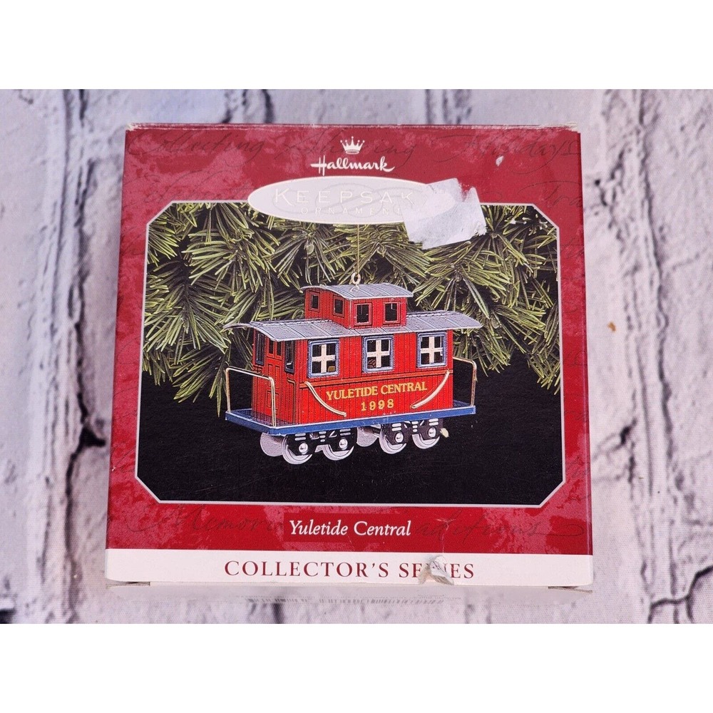 Vintage Hallmark Keepsake Ornament 1998 Yuletide Central Collector Series‎